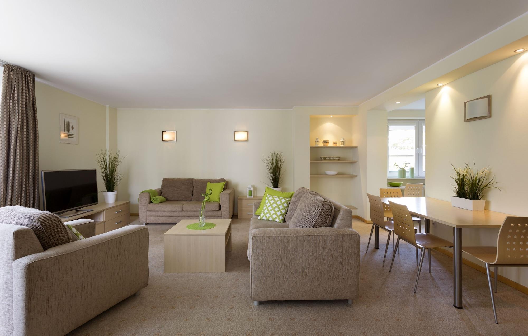 Apartamenty Media Park Warschau Buitenkant foto