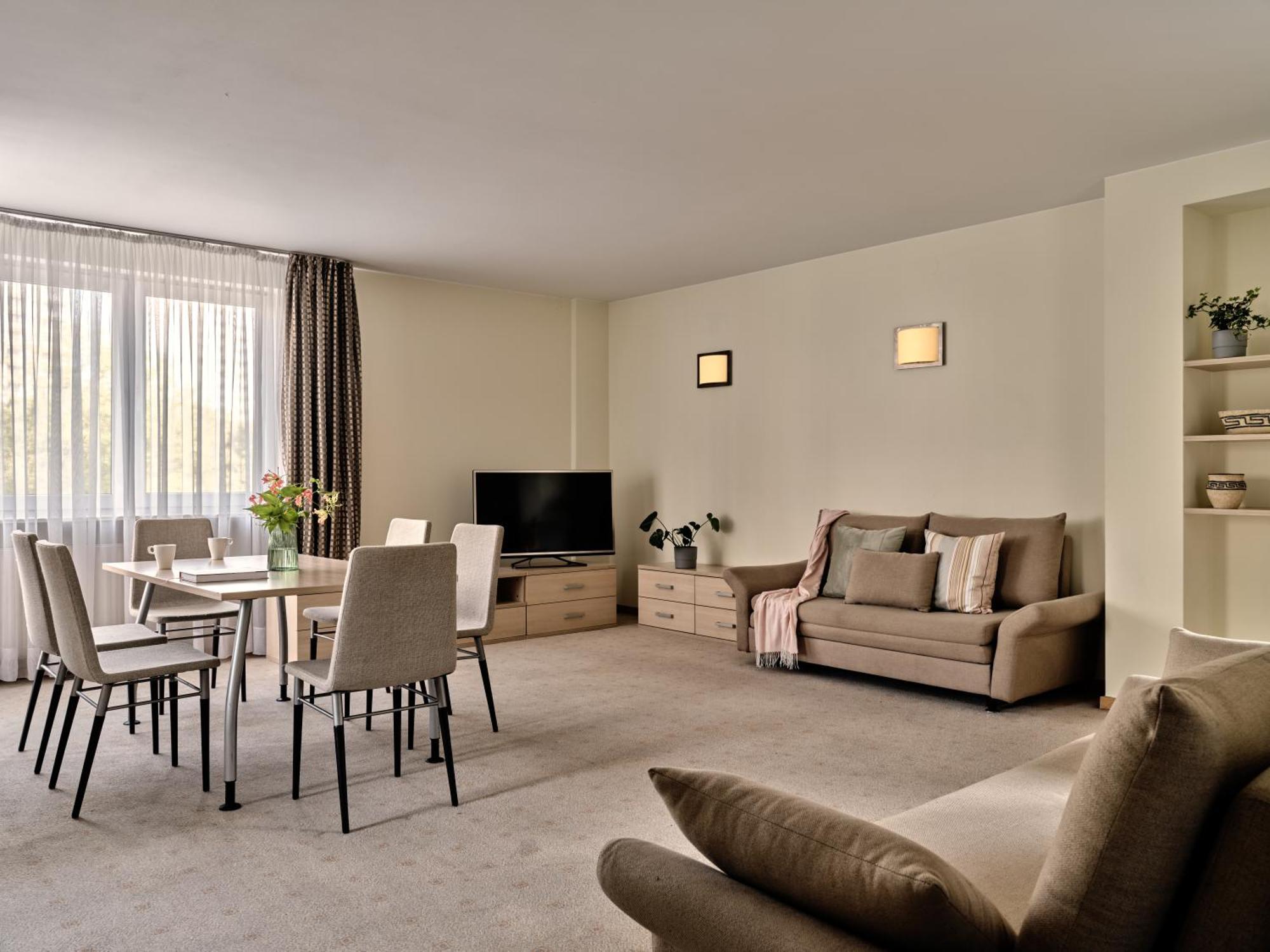 Apartamenty Media Park Warschau Buitenkant foto
